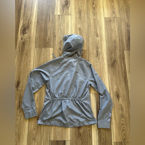 Merrell women’s Gray Hooded full zip Windbreaker Jacket size medium - Picture 5 of 5